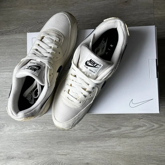 Nike ID White/Sail and Midnight Navy Blue Air Max 90 Sneakers (US 10.5M) - Picture 2 of 8